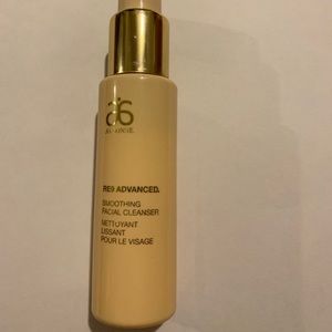 RE9 Advanced Smoothing Facial Cleanser